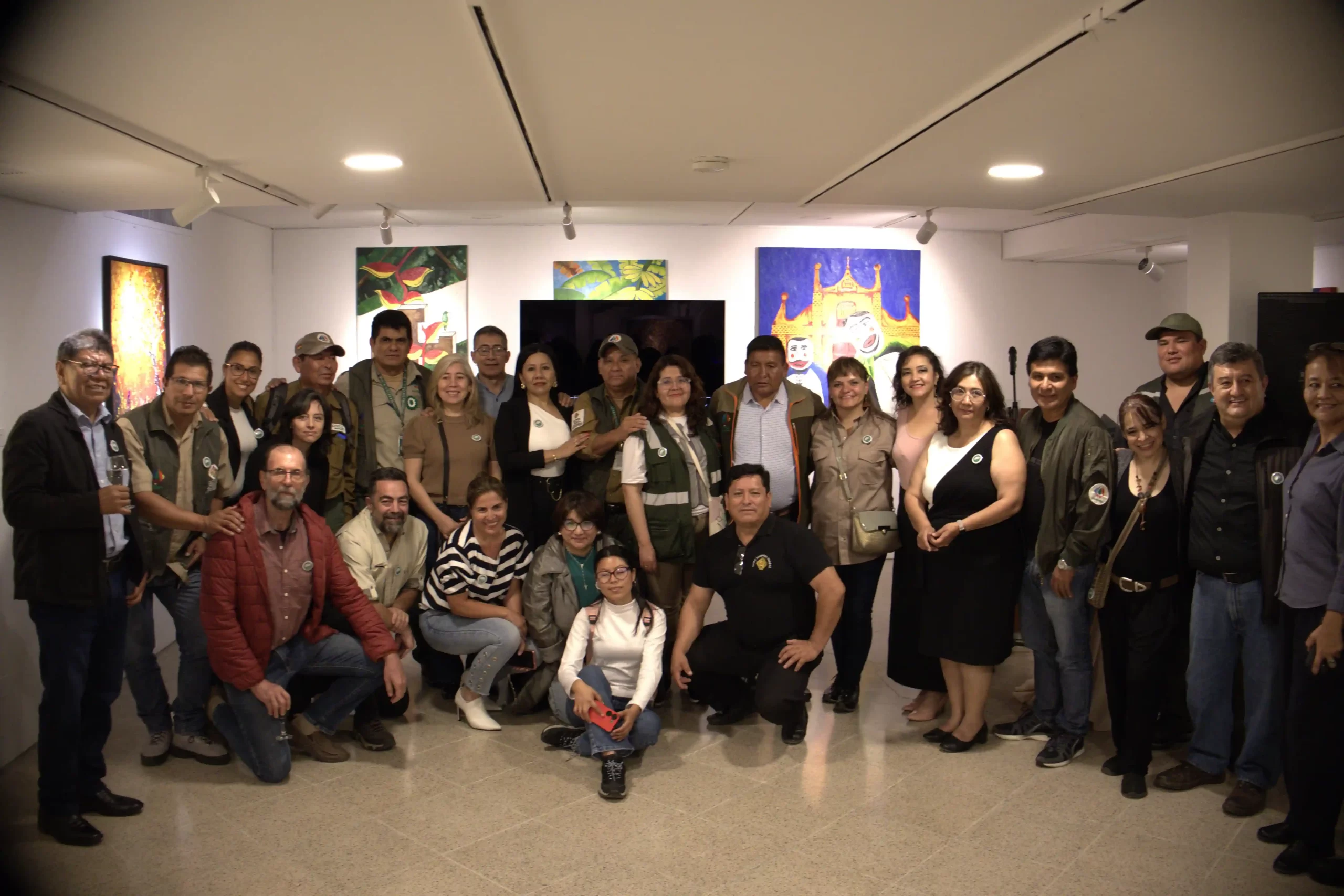 Amigos del Kaa-Iya”: instituciones aliadas, científicos, fotógrafos, periodistas y otros invitados participaron en la conmemoración de los 30 años del parque, junto al personal de las áreas protegidas de Santa Cruz y de la Unidad Central del SERNAP.