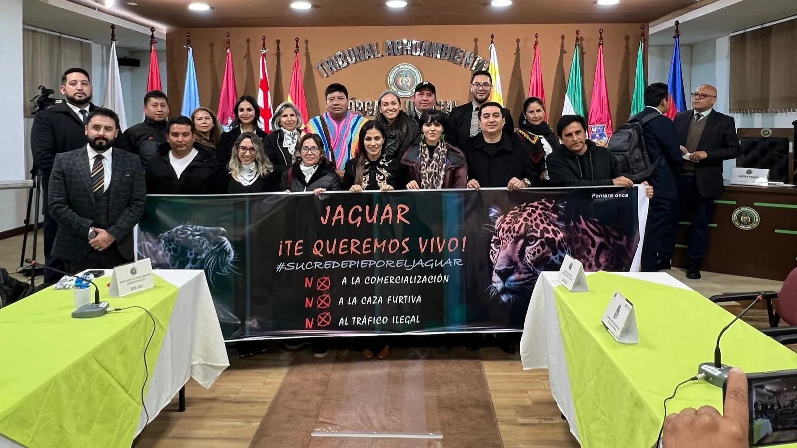 La diputada María René Álvarez, con parte del equipo que en Sucre fundamentó todos los elementos para defender al jaguar y su territorio. Foto. Llanto del Jaguar.