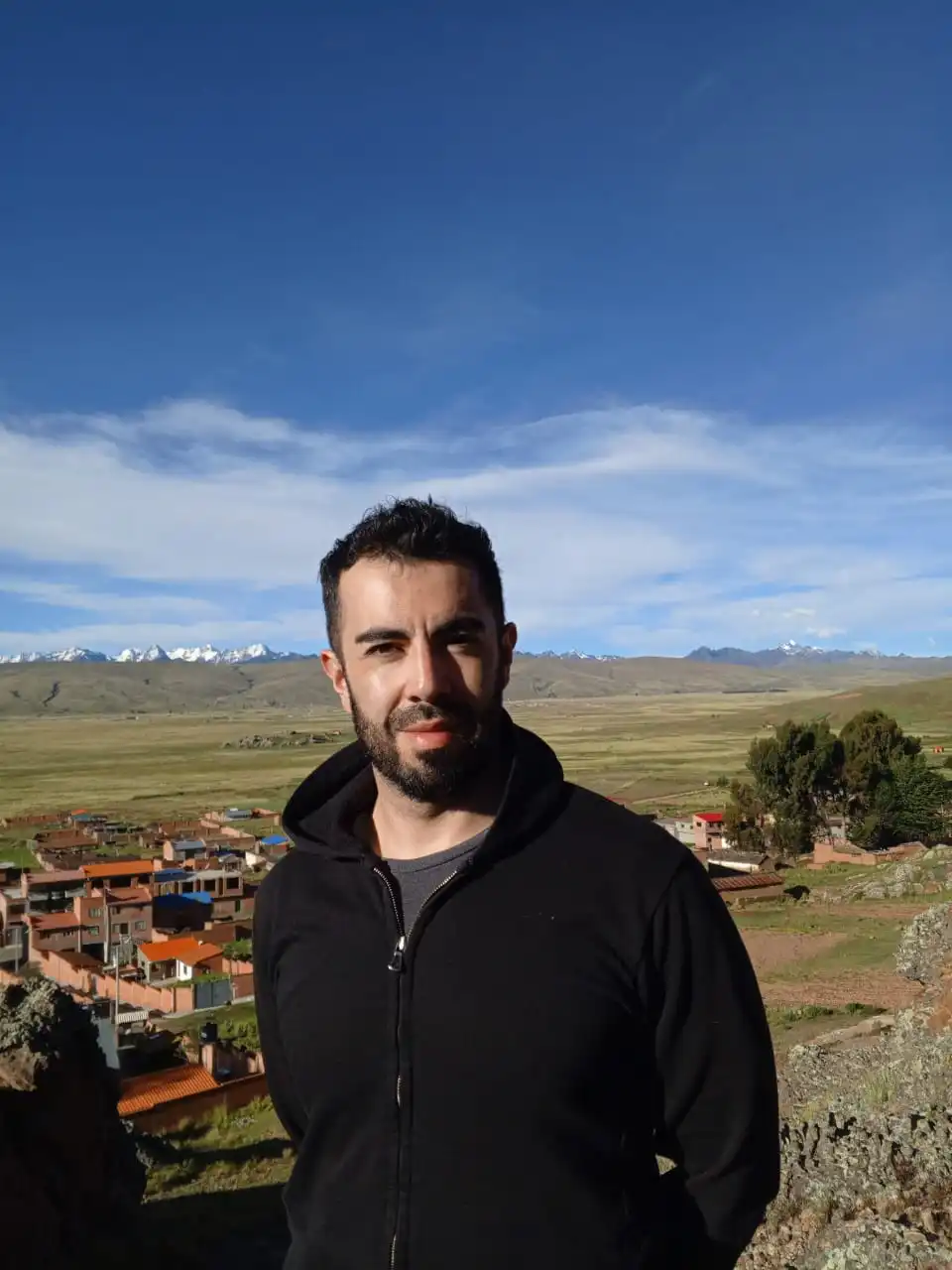 Carlos Quezada Lambertin, experto en socioecología, aporta su visión de resiliencia territorial a nuevas historias.