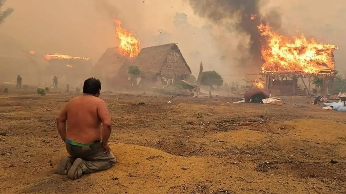 El dolor de Remy Gómez al ver su casa destrozada por el fuego en Nueva Generación. Foto. Elay Diario Digital Riberalteño.