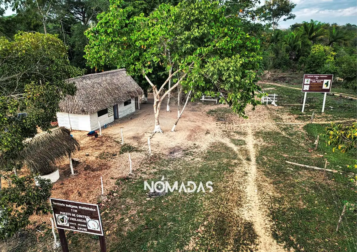 Los Puesto de Control, en el TIM, son vitales para evitar el ingreso de personas interesadas en depredar el bosque. Foto: Roberto Navia/Revista Nómadas.