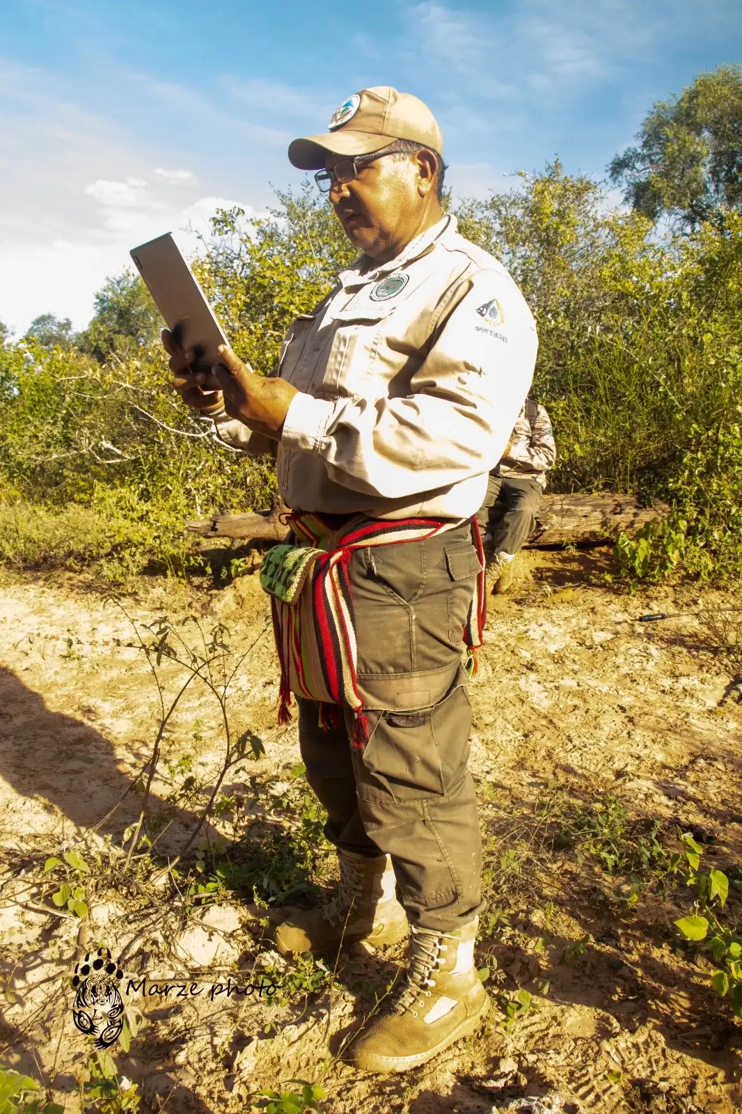 3 (3)_2_11zon Ciro Justiniano, en pleno trabajo, defendiendo el bosque chaqueño. Foto: Marcelo Arze.