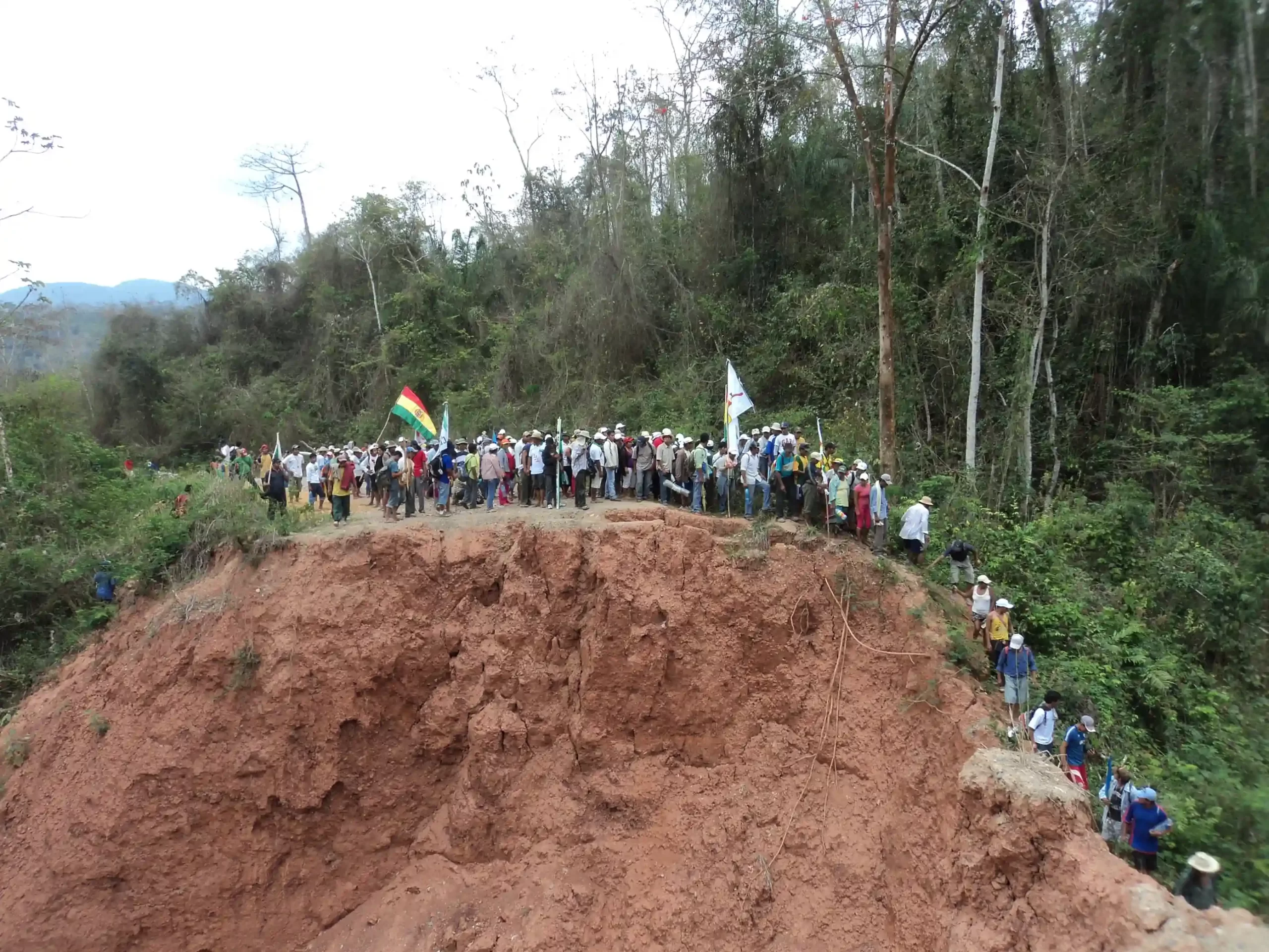 Marchistas buscadores de la “Loma Santa”